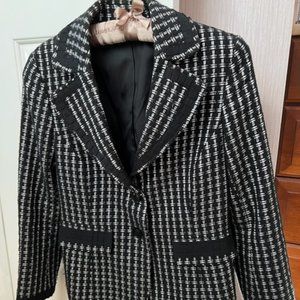 Stylish Renuar Black and White Jacket  Size 4